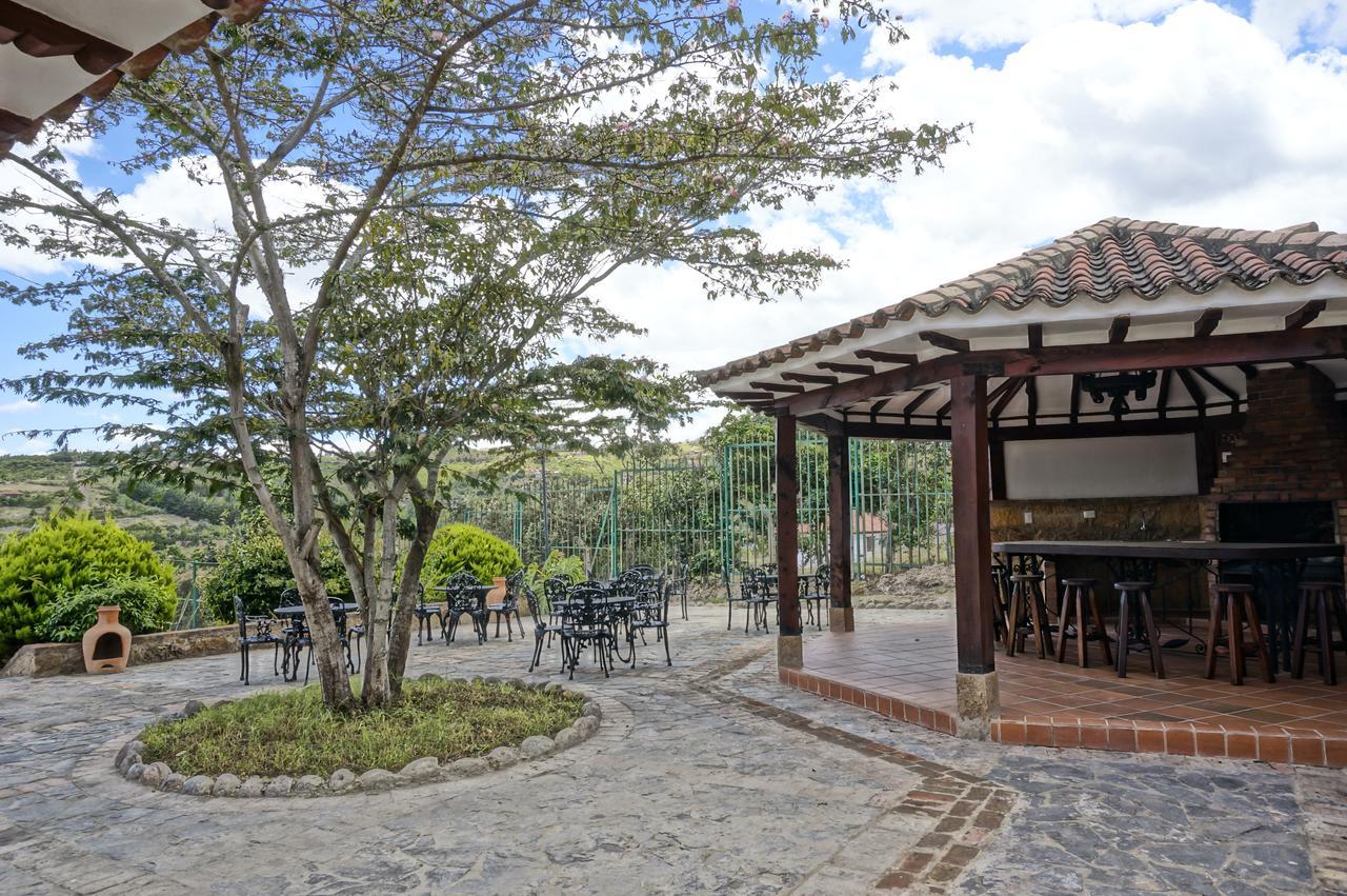 Club Campestre El Bosque De La Villa فيلا دي ليفا المظهر الخارجي الصورة